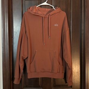 Women’s ALO hooded Sweatshirt Size small - slightly oversized